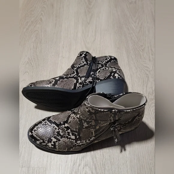 Arizona | Women's Snakesprint Low Boots - Picture 6 of 7